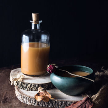 Photographie intitulée "Le jus de pommes ch…" par Melancholya, Œuvre d'art originale, Photographie numérique