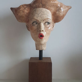Sculpture titled "petite tête en raku" by Mélanie Bourget, Original Artwork, Ceramics