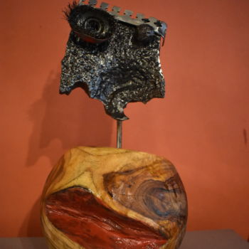 Escultura titulada ""Covid 19" confinem…" por Métalucubration, Obra de arte original, Metales