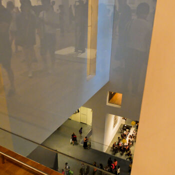 Photographie intitulée "Intérieur du MoMA" par Michel Daumergue, Œuvre d'art originale, Photographie numérique