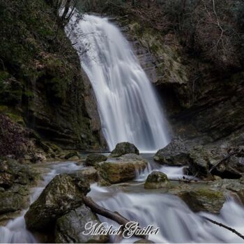 Photography titled "Cascades d'Alloix" by Michel Guillet, Original Artwork, Non Manipulated Photography