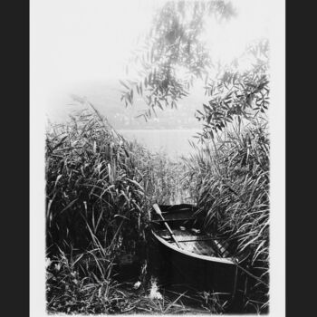 Photographie intitulée "La barque dans les…" par Michel Jegerlehner, Œuvre d'art originale, Photographie argentique