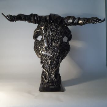 Sculpture titled "Taureau" by Michel Marzin, Original Artwork, Metals