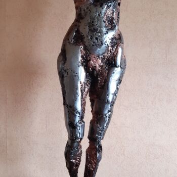 Sculpture titled "femme marchant 2" by Michel Marzin, Original Artwork, Metals