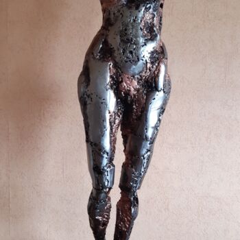 Sculpture intitulée "femme marchant 2" par Michel Marzin, Œuvre d'art originale, Métaux