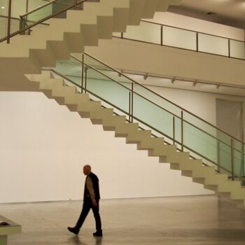 Photographie intitulée "l’homme qui marche" par Michel Paulin, Œuvre d'art originale, Photographie numérique