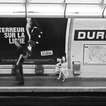 Фотография под названием "Paris. Métro. Terre…" - Michel Volle, Подлинное произведение искусства