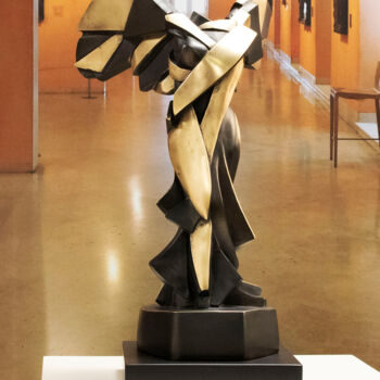 Sculptuur getiteld "Harmony of Samothra…" door Miguel Guía, Origineel Kunstwerk, Bronzen