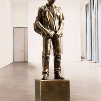 Sculpture titled "Waiting for the nex…" by Miguel Guía, Original Artwork, Bronze
