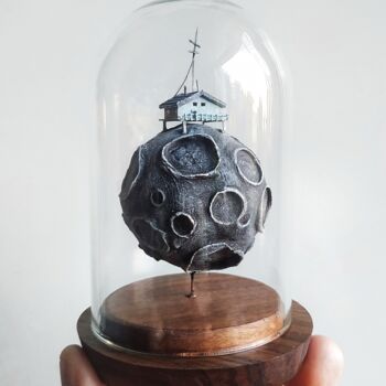 Sculpture intitulée ""Dark Moon"" par Mikhail Davydov, Œuvre d'art originale, Pâte polymère
