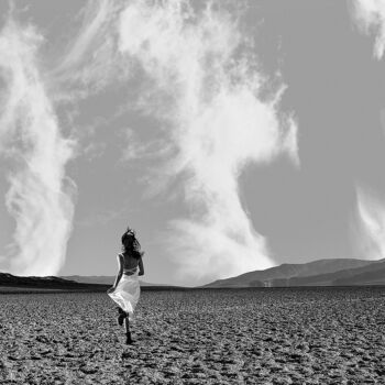 Photographie intitulée "Nowhere To Run Limi…" par Milan Karagic, Œuvre d'art originale, Photo montage