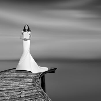 Fotografie getiteld "The Bride Ⅰ Limited…" door Milan Karagic, Origineel Kunstwerk, Digitale fotografie