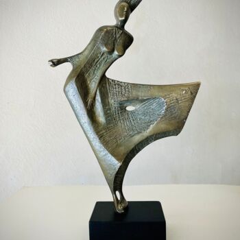 Sculpture intitulée "Dance" par Milko Dobrev, Œuvre d'art originale, Bronze