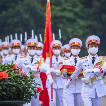 Fotografie getiteld "Military parade to…" door Minios, Origineel Kunstwerk, Film fotografie