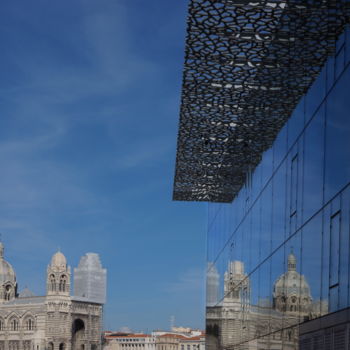 Photographie intitulée "Mucem & Cathédrale…" par Miodrag Aubertin, Œuvre d'art originale