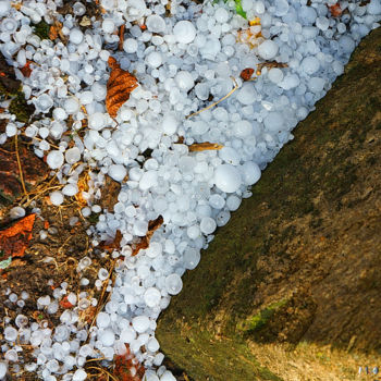 Photographie intitulée "Grêlons 02" par Miodrag Aubertin, Œuvre d'art originale