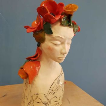 Skulptur mit dem Titel "Femme coquelicots c…" von Mireo Duvert, Original-Kunstwerk, Terra cotta