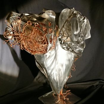 雕塑 标题为“L'Amazone au sein n…” 由Mirinbeaujolais - Mirabelle, 原创艺术品, 金属
