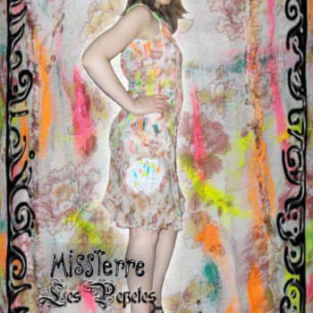 「Apocalpse」というタイトルのアートクラフト Missterre Apocalypseによって, オリジナルのアートワーク, 女性の服装