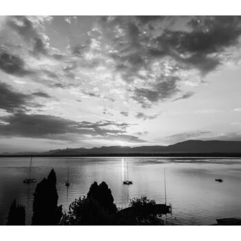 Photography titled "Sunrise Lake Léman" by Michaël B. (mkb_9t), Original Artwork, Digital Photography