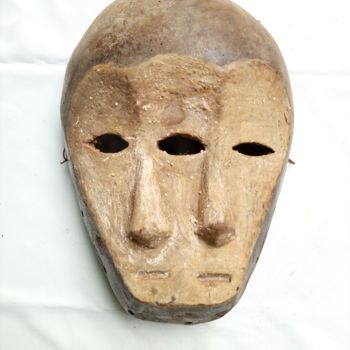 Sculpture intitulée "African mask,Lega t…" par Jafeth Moiane, Œuvre d'art originale, Bois