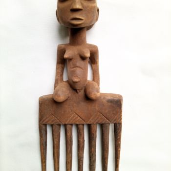 Skulptur mit dem Titel "African tribal comb…" von Jafeth Moiane, Original-Kunstwerk, Holz