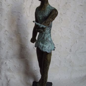 Скульптура под названием "la fillette et l'oi…" - Michèle Lemée, Подлинное произведение искусства
