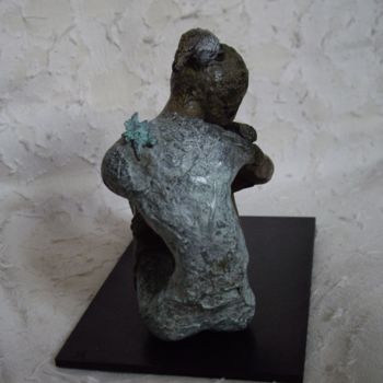 Sculpture intitulée "Un papillon sur l'é…" par Michèle Lemée, Œuvre d'art originale