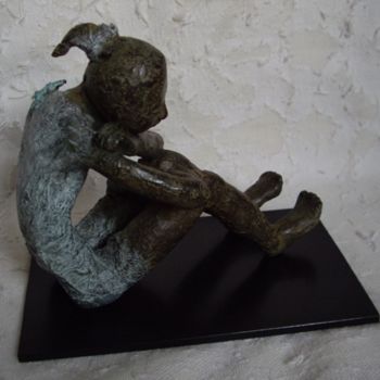 Skulptur mit dem Titel "Un papillon sur l'é…" von Michèle Lemée, Original-Kunstwerk