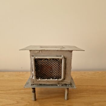 雕塑 标题为“Fireplace money bank” 由Modern Art, 原创艺术品, 金属 安装在artwork_cat.上
