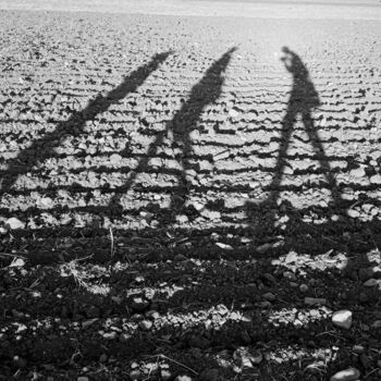 Fotografie getiteld "The lonely shadows" door Mohamed Amine Soltani, Origineel Kunstwerk, Digitale fotografie
