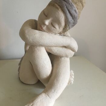 Skulptur mit dem Titel "lina" von Monique Josié, Original-Kunstwerk, Terra cotta