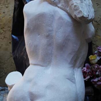 Скульптура под названием "LA SOURCE - (autre…" - Michel Moskovtchenko, Подлинное произведение искусства, Камень