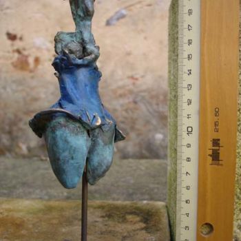 Escultura intitulada "Corset BLUE- (autre…" por Michel Moskovtchenko, Obras de arte originais, Metais