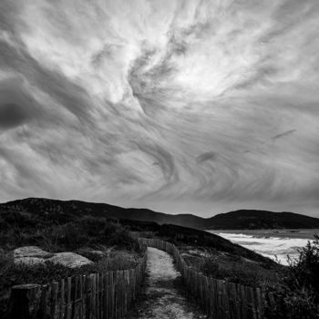 Fotografia intitolato "Nuages sur Capo Lau…" da William Moureaux, Opera d'arte originale, Fotografia digitale Montato su All…