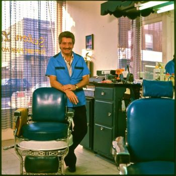 Photographie intitulée "Salon de barbier ru…" par Michel Robitaille, Œuvre d'art originale