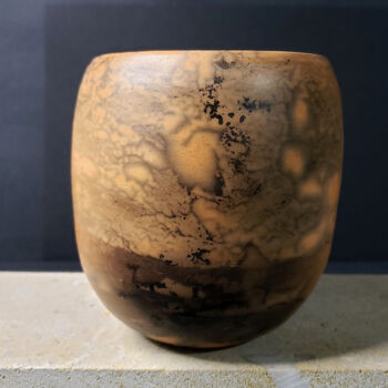 Sculpture titled "Vase enfumé III" by Muriel Mougeolle, Original Artwork, Clay