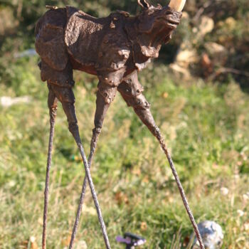 Escultura titulada "Rhinozip" por Muriel Mouton, Obra de arte original, Terracota