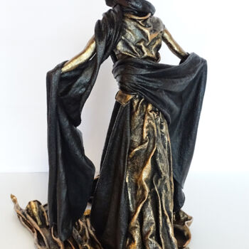 Escultura intitulada "Im Wind" por Myrthyra, Obras de arte originais, Tecido