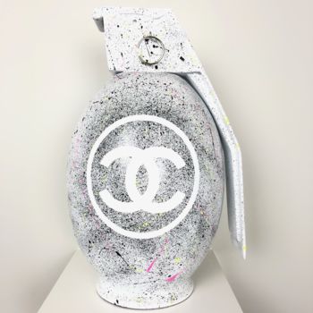 Sculpture titled "Grenade COCO" by N Nathan, Original Artwork, Spray paint