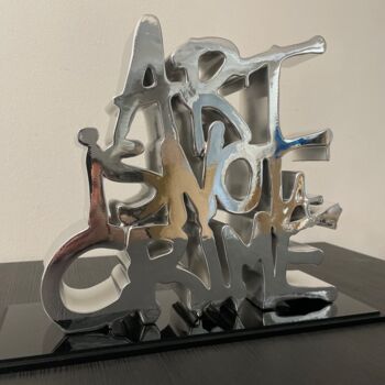Sculpture intitulée "ART IS NOT A CRIME…" par N Nathan, Œuvre d'art originale, Résine