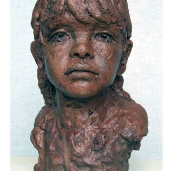 Skulptur mit dem Titel "La petite fille tri…" von Nacera Kaïnou, Original-Kunstwerk, Terra cotta