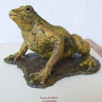 Sculpture titled "La grenouille" by Nacera Kaïnou, Original Artwork, Terra cotta