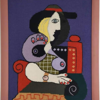 Textielkunst getiteld "Femme avec une horl…" door Nadezhda Revtovich, Origineel Kunstwerk, Borduurwerk