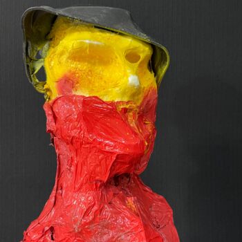 Sculptuur getiteld "Belg'attitude" door Nadine Vergues, Origineel Kunstwerk, Plastic