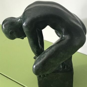 Sculpture intitulée "Insoumise" par Nadya Louafi, Œuvre d'art originale, Bronze