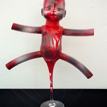 Скульптура под названием "Bébé tuyauté sur pi…" - Nancy Cardinal, Подлинное произведение искусства, Пластмасса