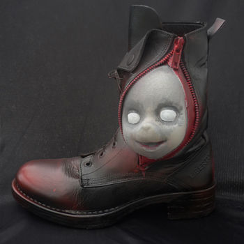 "ZombieDoc" başlıklı Heykel Nancy Cardinal tarafından, Orijinal sanat, Mixed Media