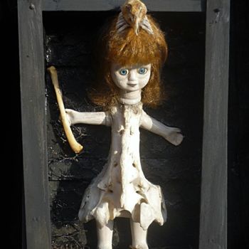 Escultura intitulada "La petite shaman a…" por Nancy Cardinal, Obras de arte originais, Madeira