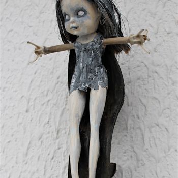 Escultura titulada "Th exorchrist" por Nancy Cardinal, Obra de arte original, Madera